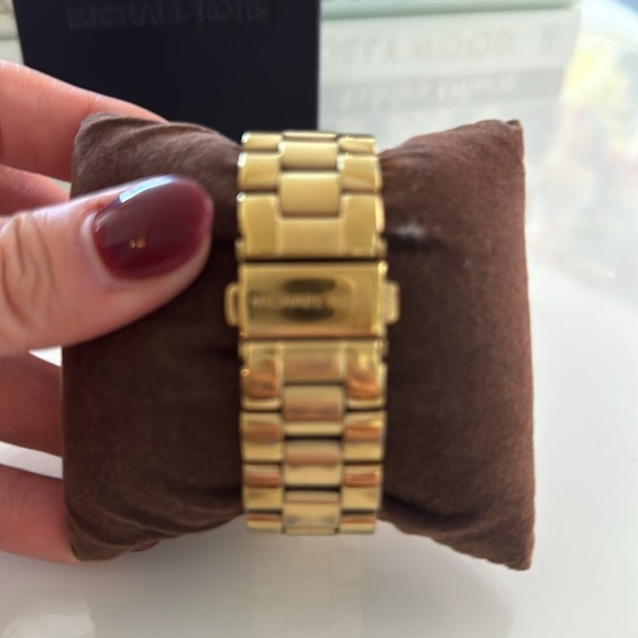 MICHAEL KORS Gold Tone Link Watch - Picture 3 of 5